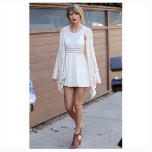 Free People Shark Hem Cardigan Size XS Cream Cotton blend Seen on Taylor Swift